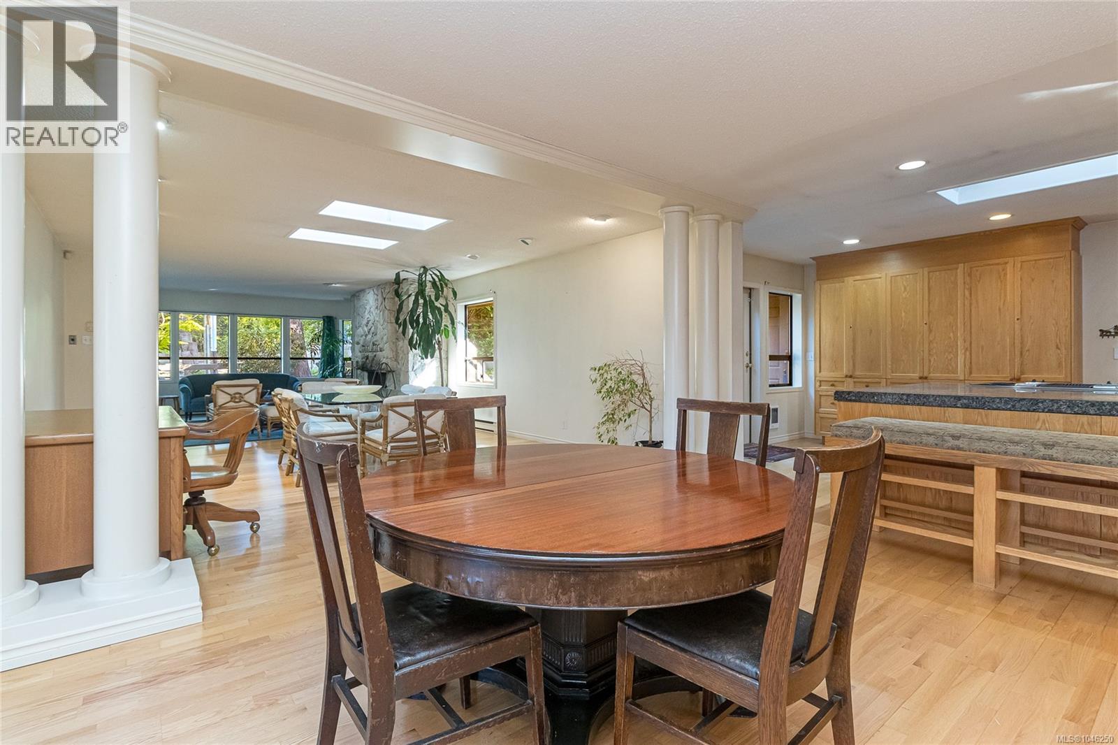 2680 Arbutus Rd, Saanich, British Columbia  V8N 1W6 - Photo 24 - 1046250