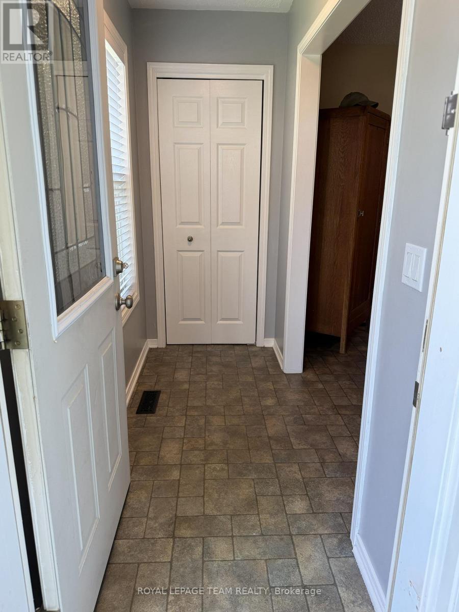 1028 Teena Colleen Private, Ottawa, Ontario  K4P 1C8 - Photo 5 - X13669432