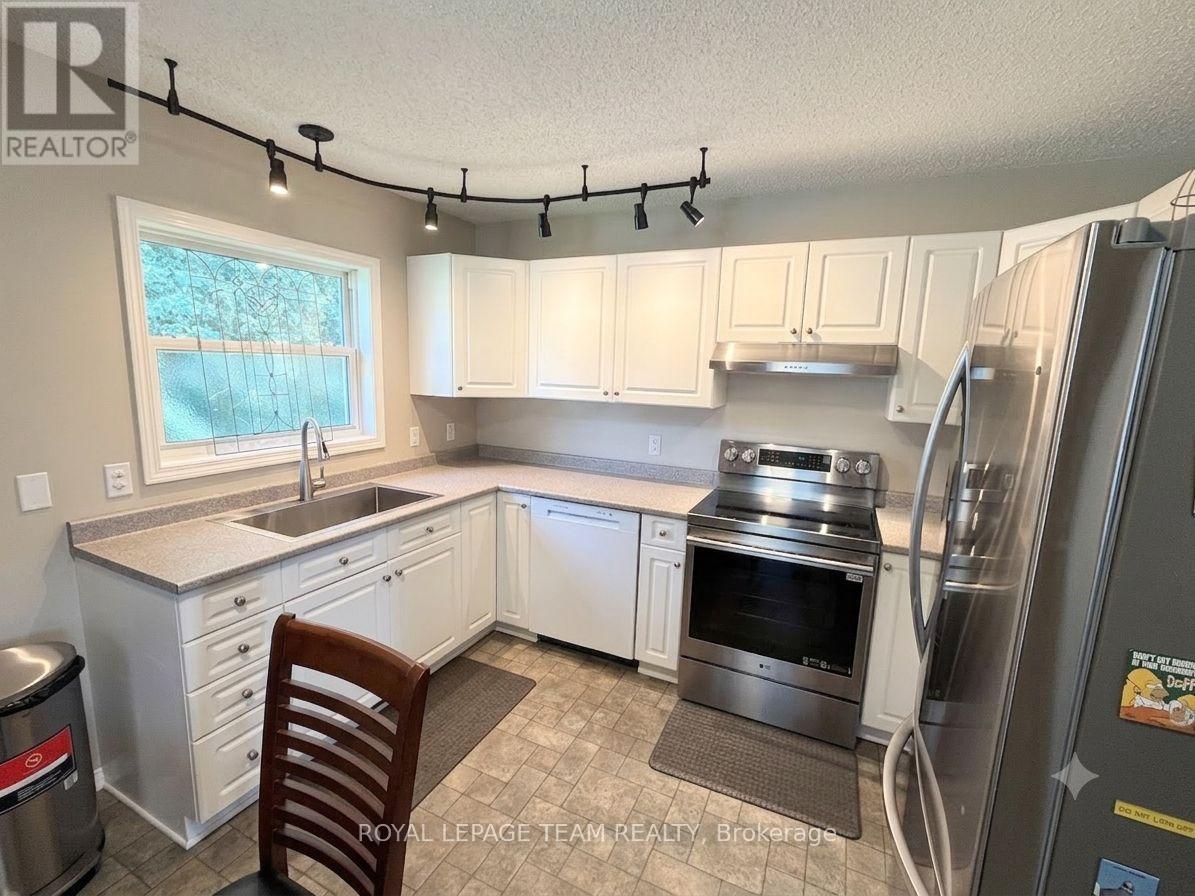 1028 Teena Colleen Private, Ottawa, Ontario  K4P 1C8 - Photo 8 - X13669432