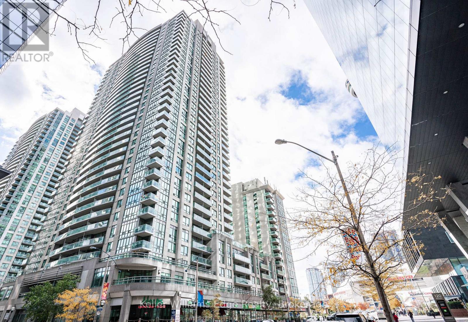 2001 - 30 GRAND TRUNK CRESCENT W, toronto (waterfront communities), Ontario