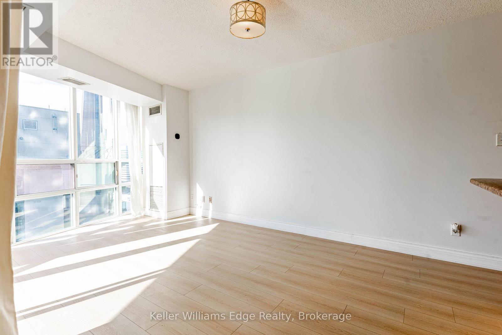 2001 - 30 Grand Trunk Crescent W, Toronto (Waterfront Communities), Ontario  M5J 3A4 - Photo 12 - C13669434