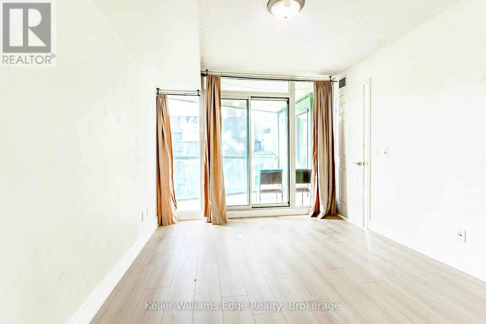 2001 - 30 Grand Trunk Crescent W, Toronto (Waterfront Communities), Ontario  M5J 3A4 - Photo 15 - C13669434