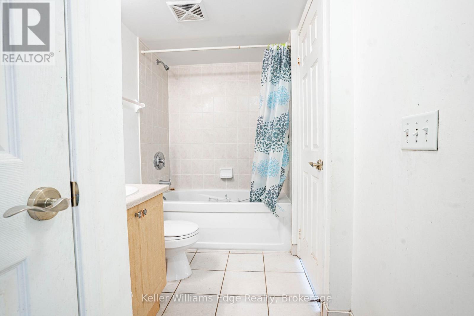 2001 - 30 Grand Trunk Crescent W, Toronto (Waterfront Communities), Ontario  M5J 3A4 - Photo 17 - C13669434