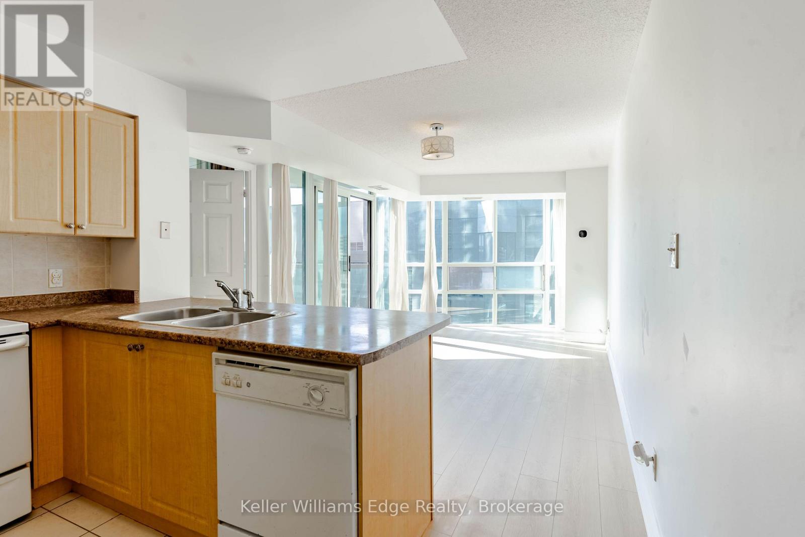 2001 - 30 Grand Trunk Crescent W, Toronto (Waterfront Communities), Ontario  M5J 3A4 - Photo 5 - C13669434