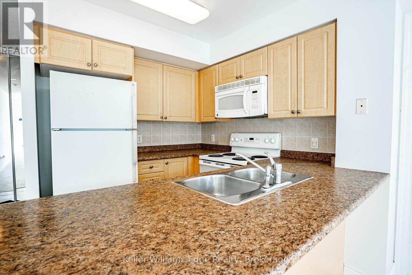 2001 - 30 Grand Trunk Crescent W, Toronto (Waterfront Communities), Ontario  M5J 3A4 - Photo 7 - C13669434