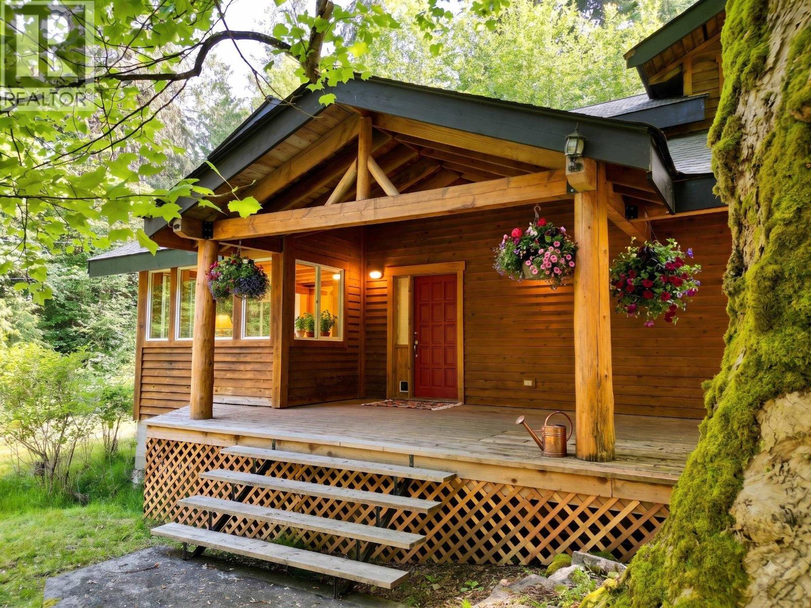 722 WEST BAY ROAD, Gambier Island, British Columbia