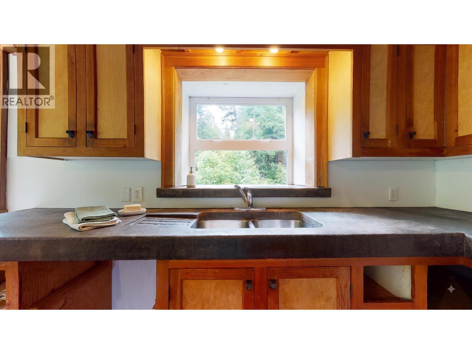 722 West Bay Road, Gambier Island, British Columbia  V0N 1V4 - Photo 8 - R3089286
