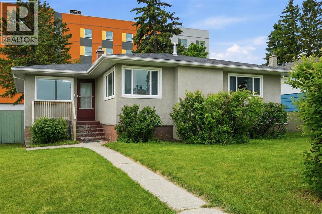 111 42 Avenue NE, Calgary, Alberta  T2E 2N5 - Photo 1 - A2320384