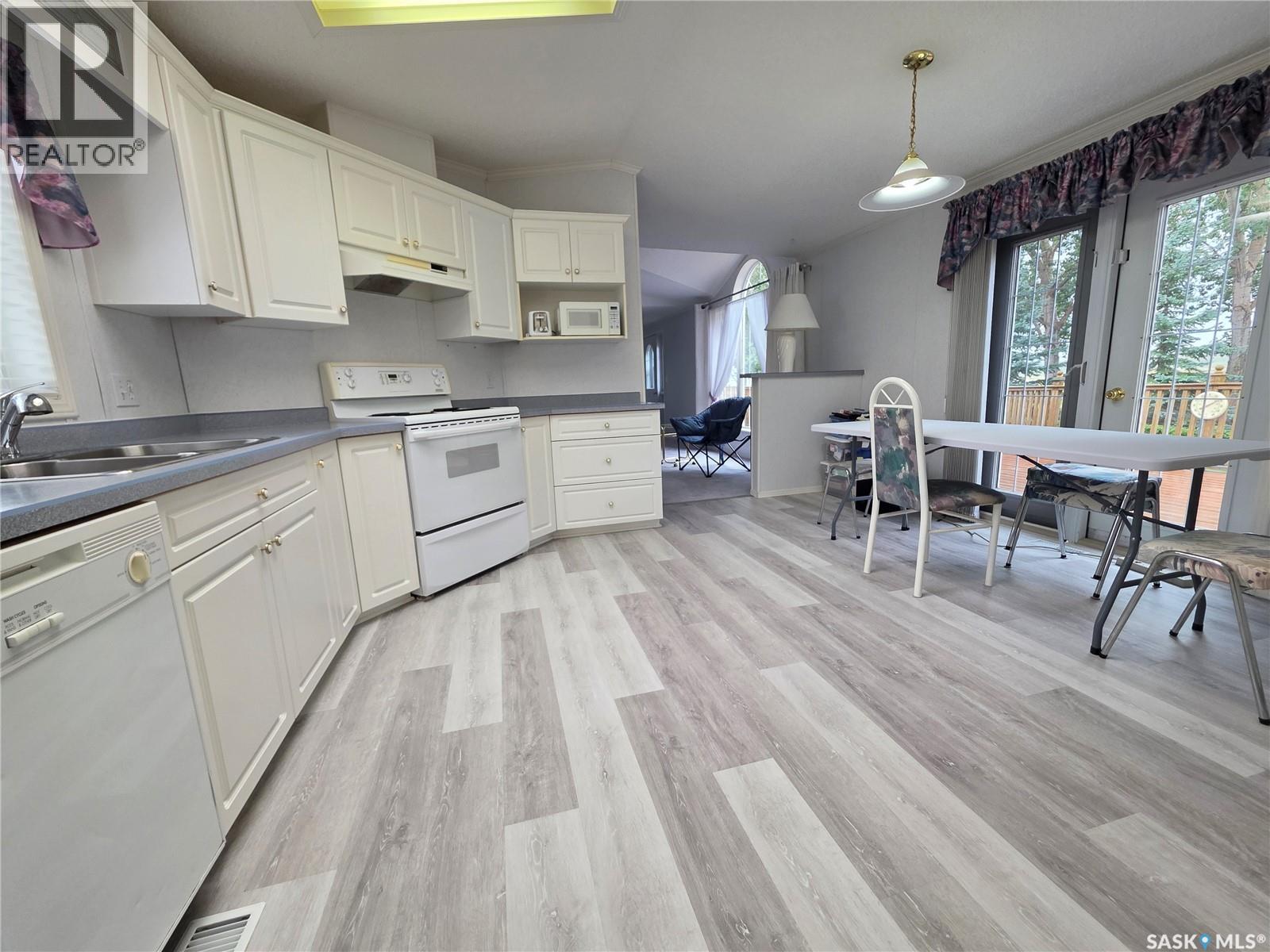 61 Prairie Sun Court, Swift Current, Saskatchewan  S9H 3X6 - Photo 3 - SK045412