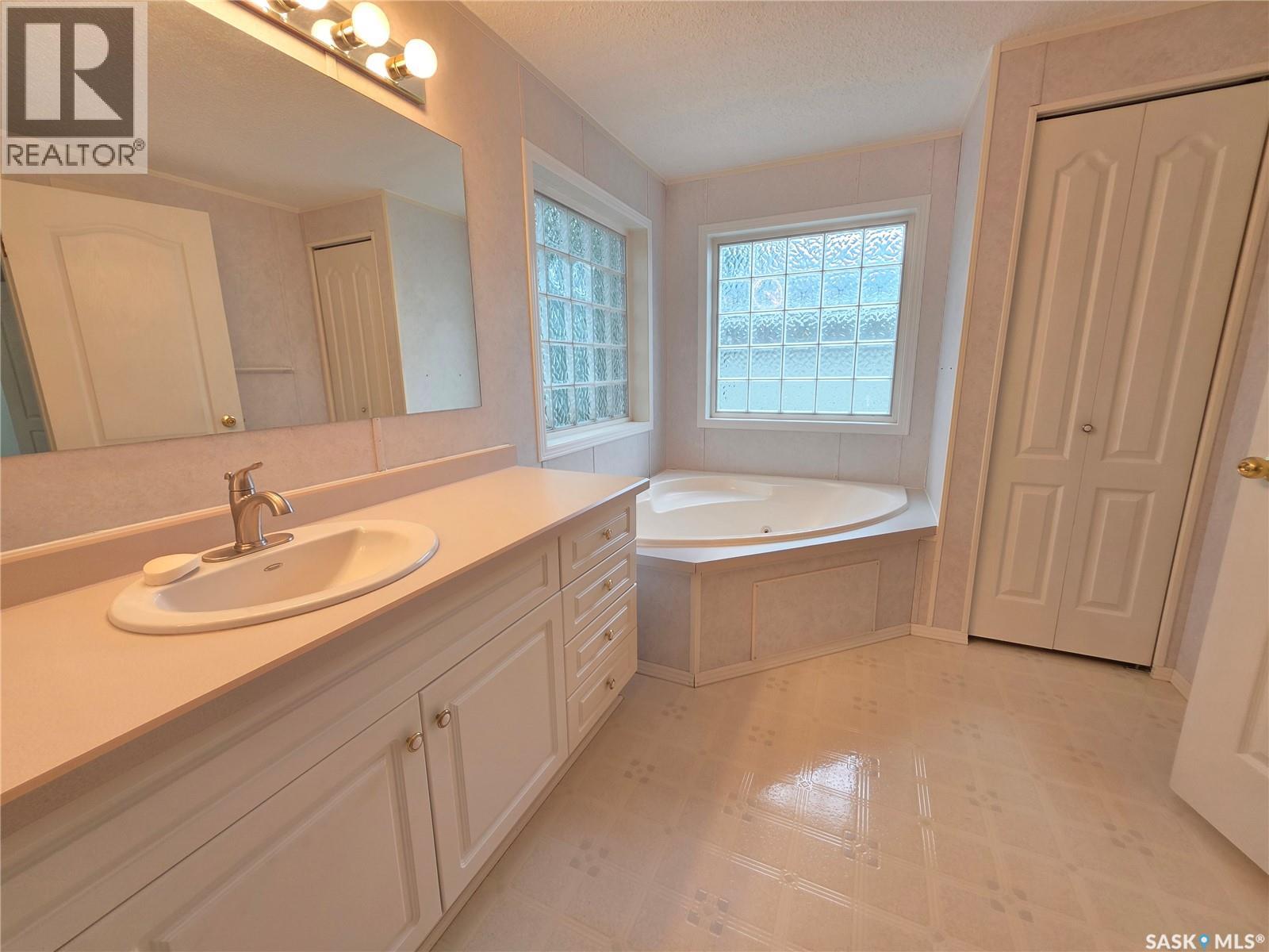 61 Prairie Sun Court, Swift Current, Saskatchewan  S9H 3X6 - Photo 18 - SK045412
