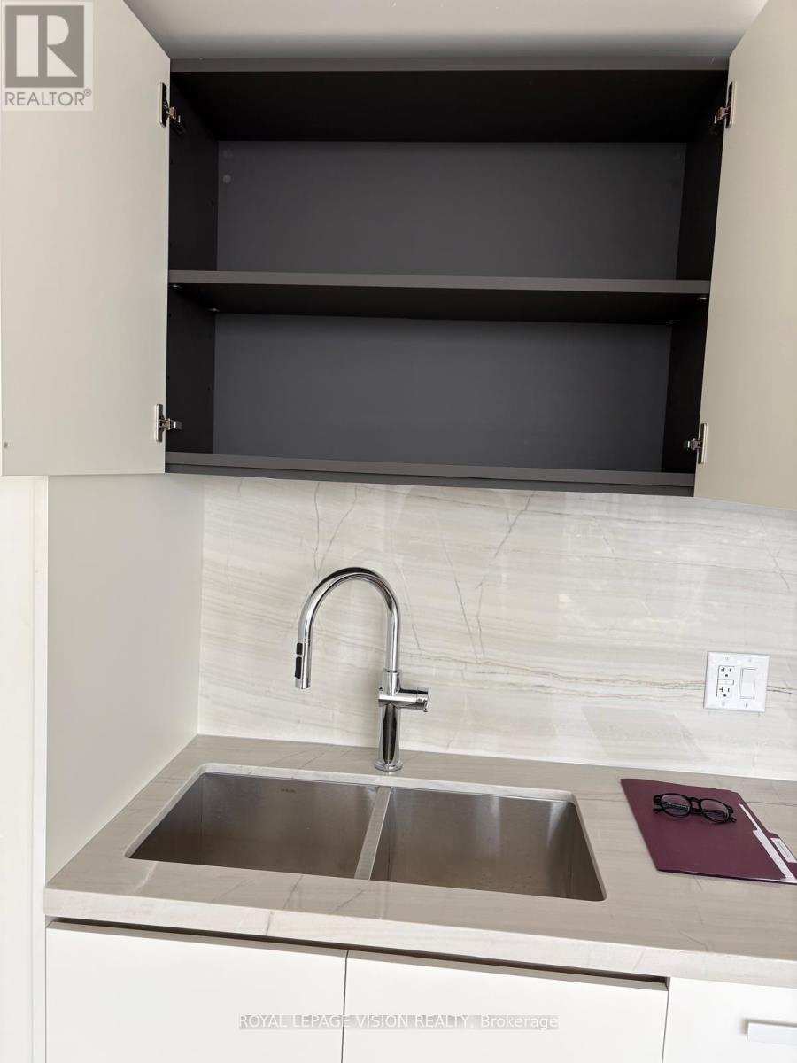3202 - 1315 Bay St Street, Toronto, Ontario M5R 2C4 - Photo 18 - C13569284