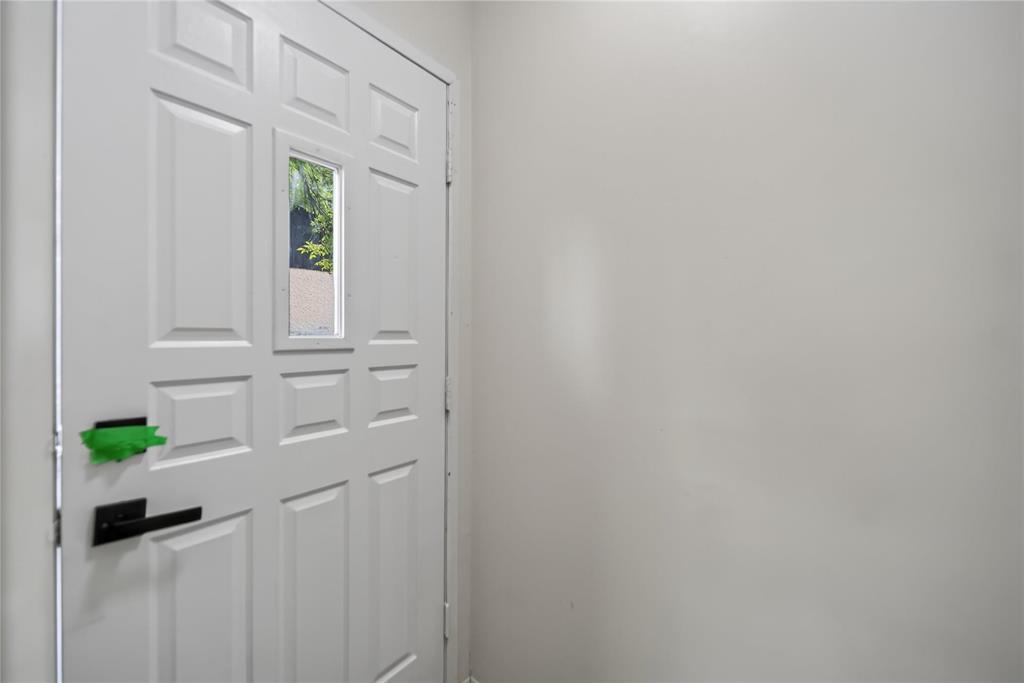 708 Sheppard Street, Winnipeg, Manitoba  R2P 0E6 - Photo 3 - 202620301