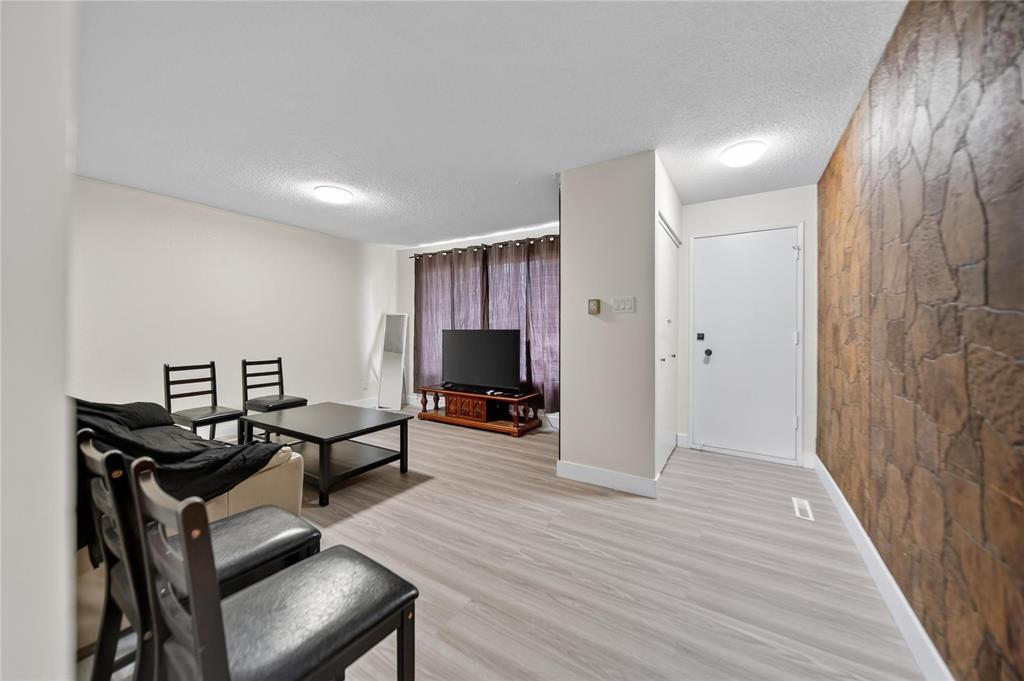 708 Sheppard Street, Winnipeg, Manitoba  R2P 0E6 - Photo 4 - 202620301