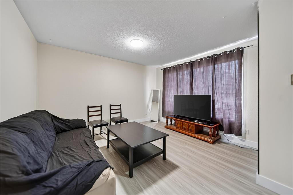 708 Sheppard Street, Winnipeg, Manitoba  R2P 0E6 - Photo 5 - 202620301