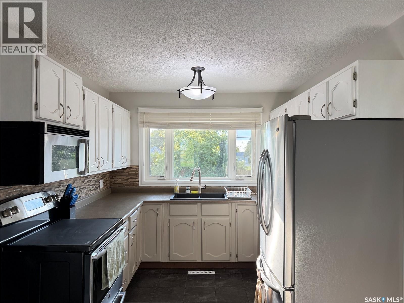 123 Railway Avenue, Lake Lenore, Saskatchewan  S0K 2J0 - Photo 12 - SK045208
