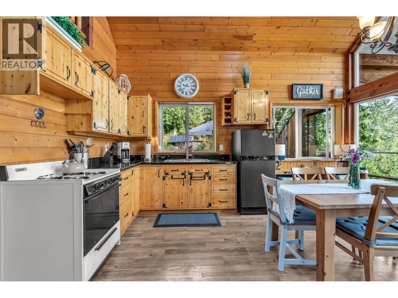 4 Christian Cove, Pitt Meadows, British Columbia  V3Y 1Z1 - Photo 14 - R3112016