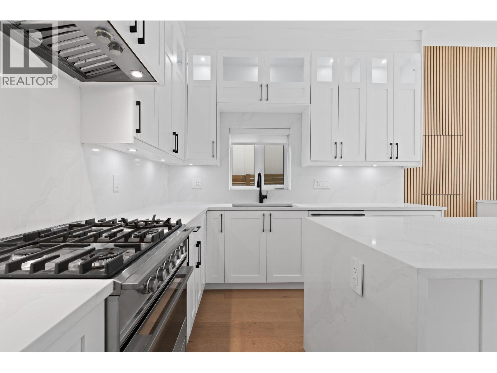 1 4463 Walden Street, Vancouver, British Columbia  V5V 3S4 - Photo 8 - R3155373