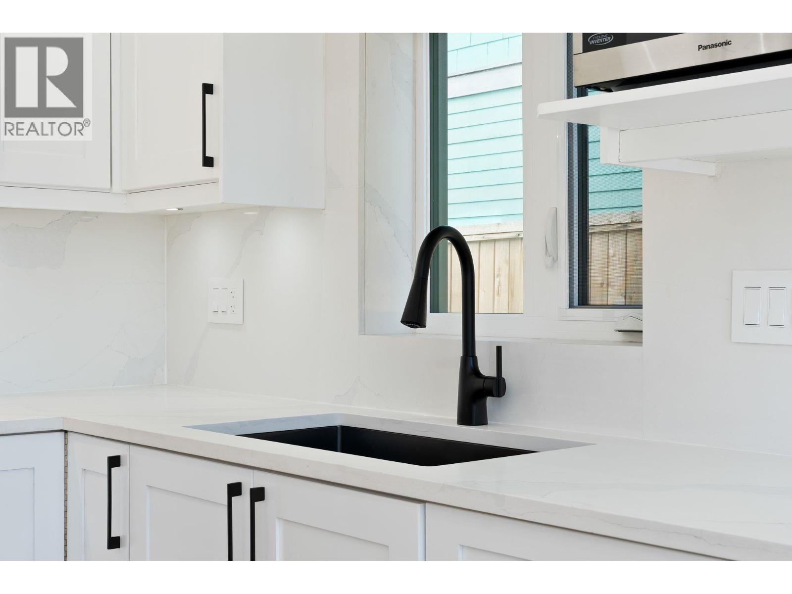 2 4463 Walden Street, Vancouver, British Columbia  V5V 3S4 - Photo 11 - R3155374