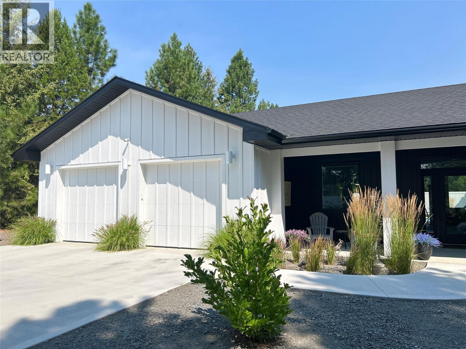 1217 Mcphee Road, Castlegar, British Columbia  V1N 4L8 - Photo 10 - 10396697