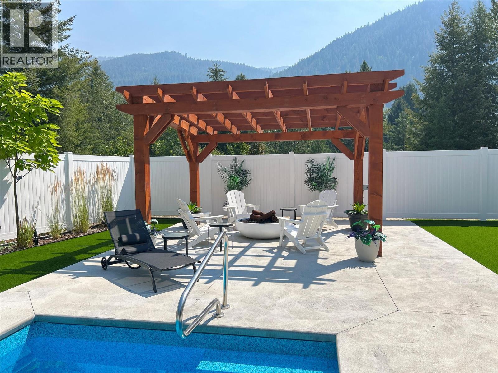 1217 Mcphee Road, Castlegar, British Columbia  V1N 4L8 - Photo 63 - 10396697