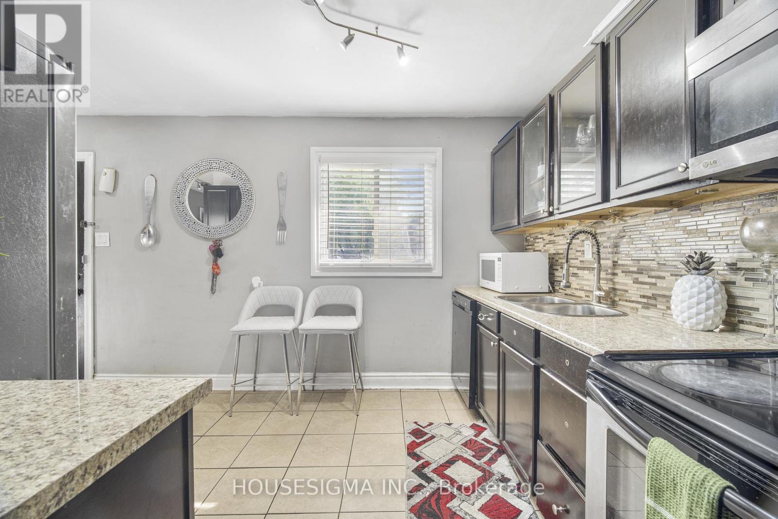 61 - 105 Hansen Road N, Brampton, Ontario  L6V 3C9 - Photo 11 - W13669472