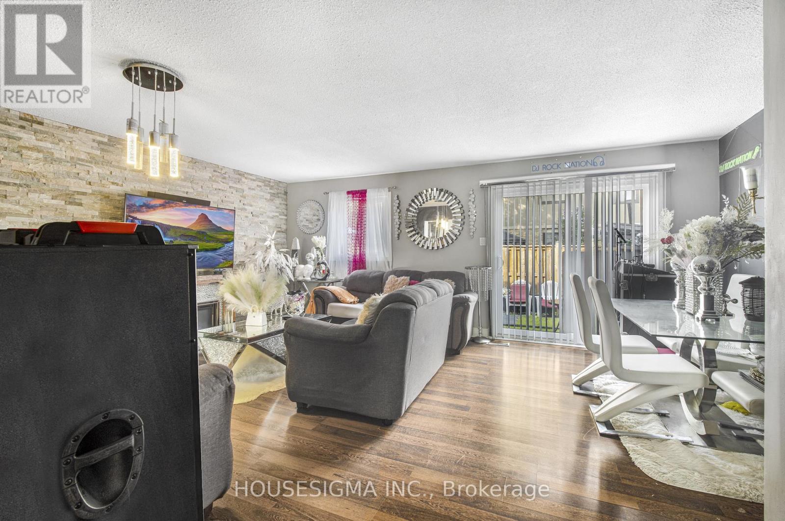 61 - 105 Hansen Road N, Brampton, Ontario  L6V 3C9 - Photo 4 - W13669472