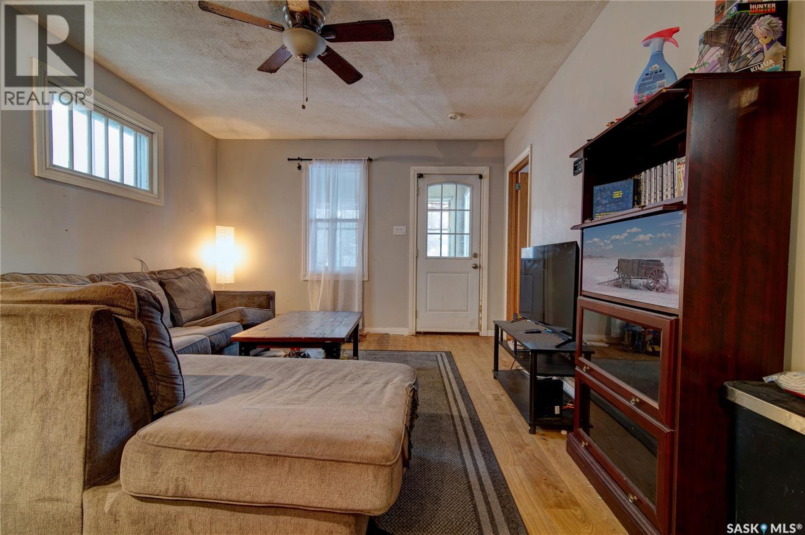 1035 Wallace Street, Regina, Saskatchewan  S4N 3Y7 - Photo 4 - SK038177