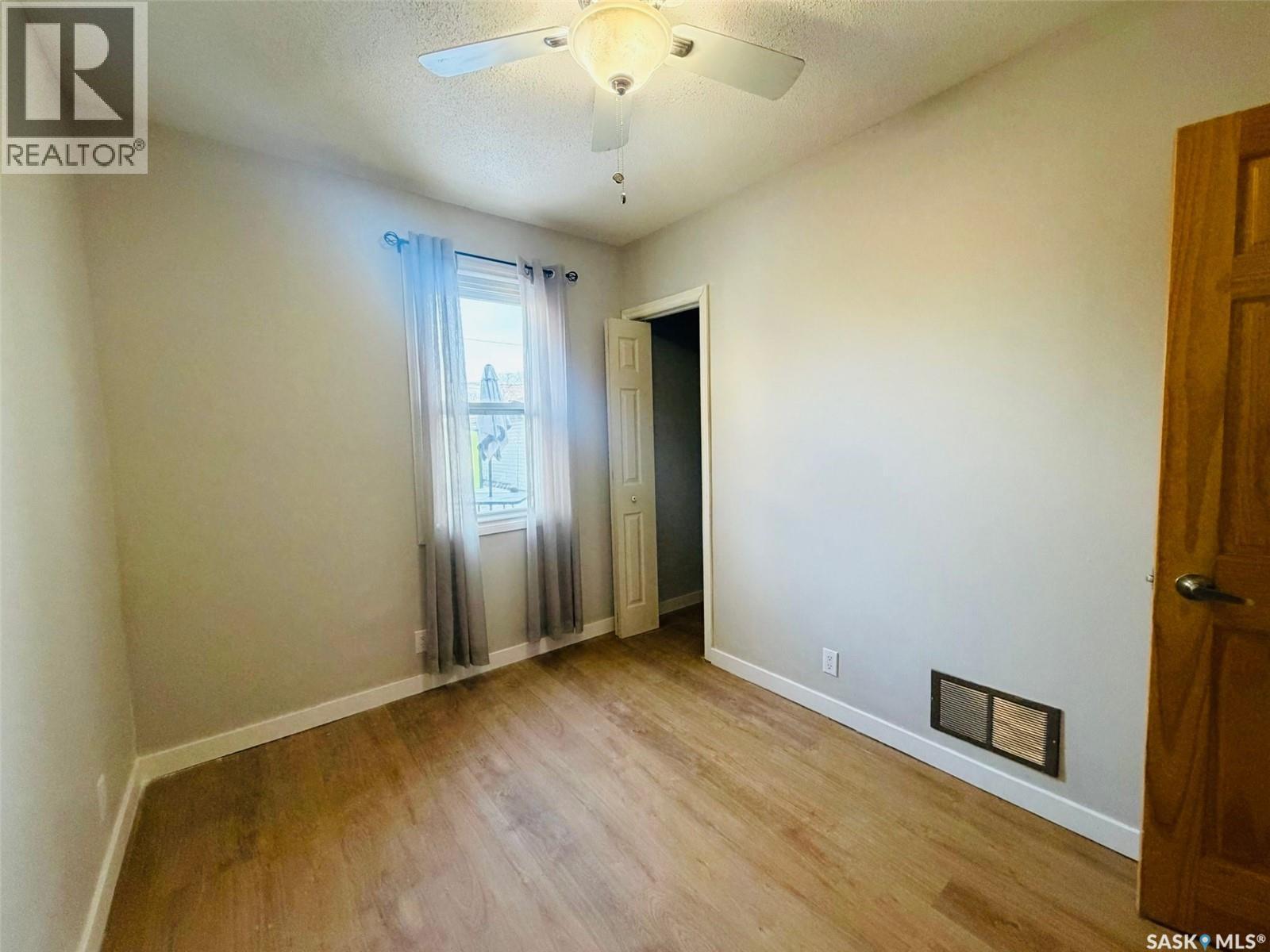 1035 Wallace Street, Regina, Saskatchewan  S4N 3Y7 - Photo 11 - SK038177