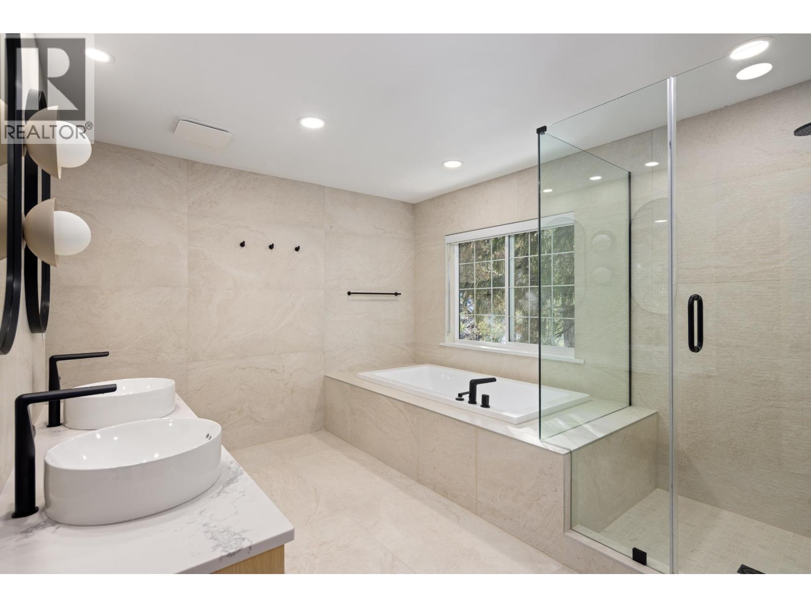 2741 Coyote Place, Whistler, British Columbia  V8E 0A8 - Photo 16 - R3153923