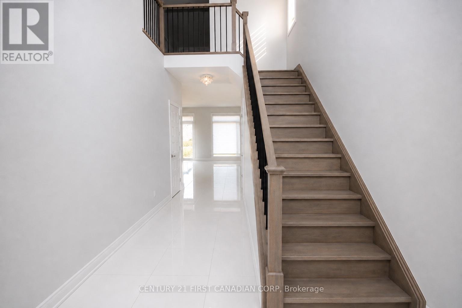 1300 Twilite Boulevard, London North, Ontario  N6G 0X8 - Photo 2 - X13659278
