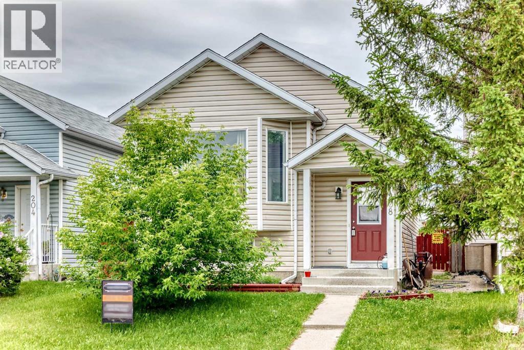 208 Erin Meadow Green Se, Calgary, Alberta  T2B 3G3 - Photo 1 - A2301184