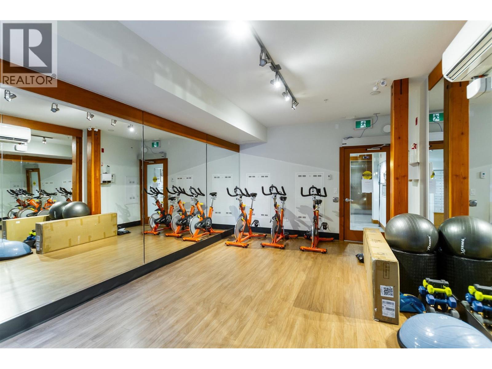 404 719 W 3rd Street, North Vancouver, British Columbia V7M 0E7 - Photo 13 - R3155135