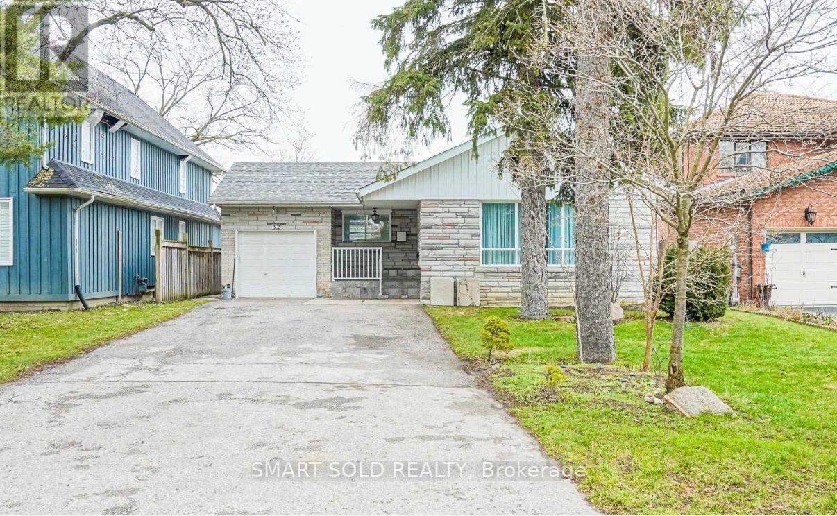 32 EAST DRIVE, Markham, Ontario