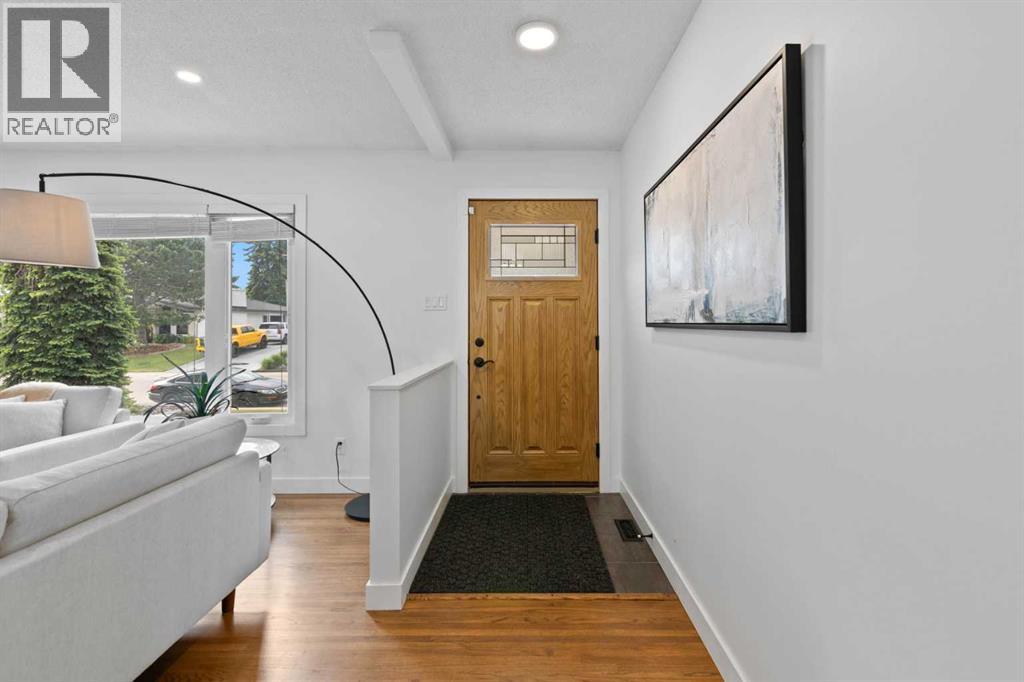 20 Mapleburn Drive SE, Calgary, Alberta  T2J 1Y4 - Photo 4 - A2336079