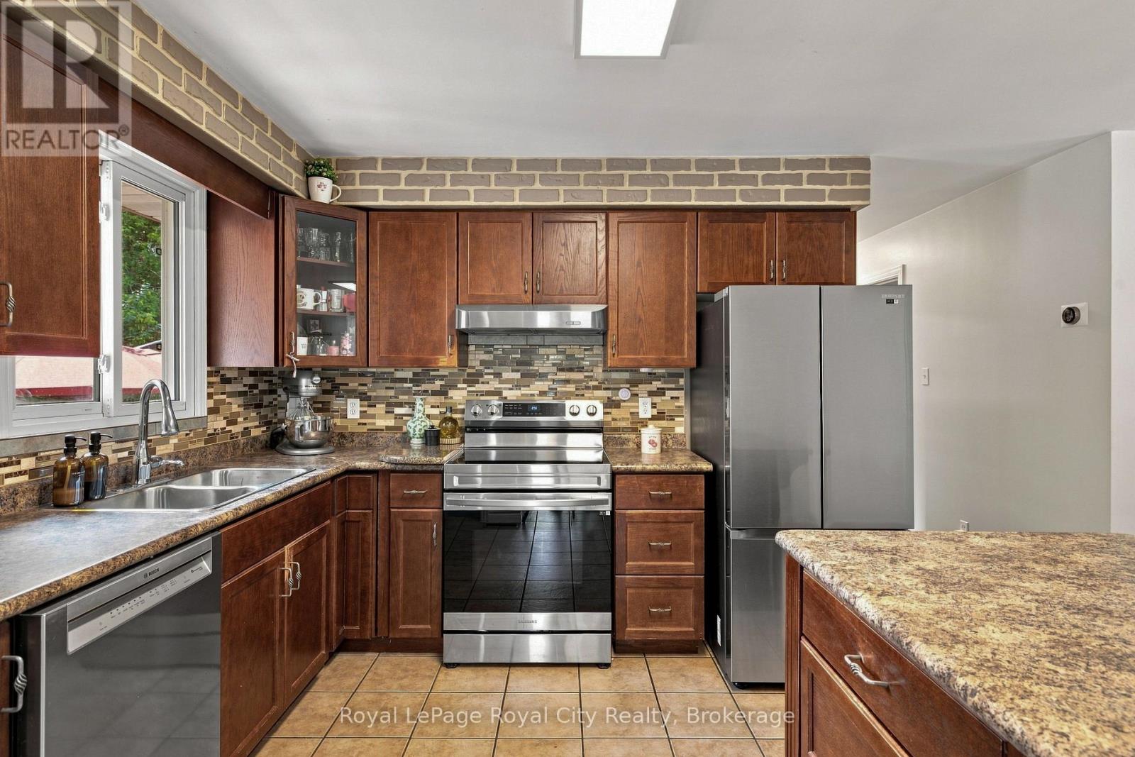 27 Carey Crescent, Guelph, Ontario  N1H 7J9 - Photo 7 - X13669530