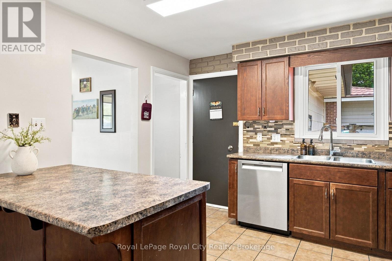 27 Carey Crescent, Guelph, Ontario  N1H 7J9 - Photo 9 - X13669530