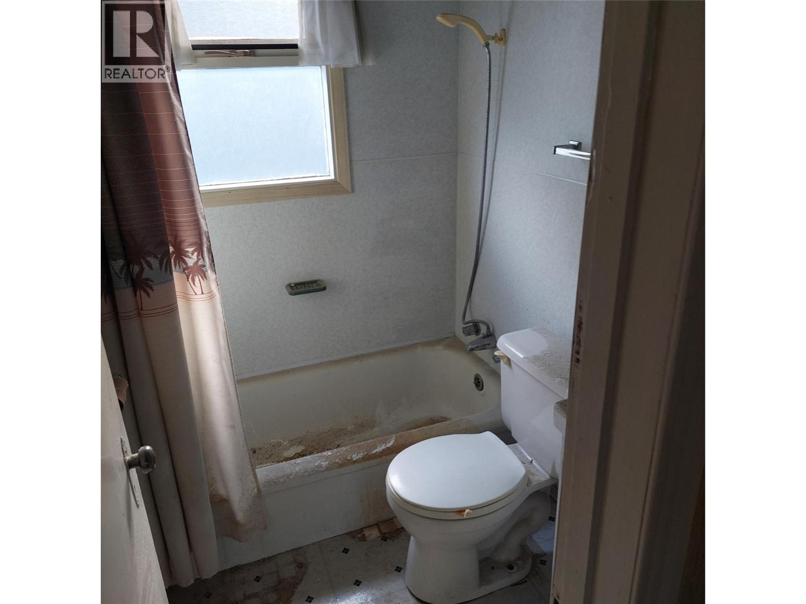 3220 35 Street, Vernon, British Columbia  V1T 6B7 - Photo 8 - 10372907