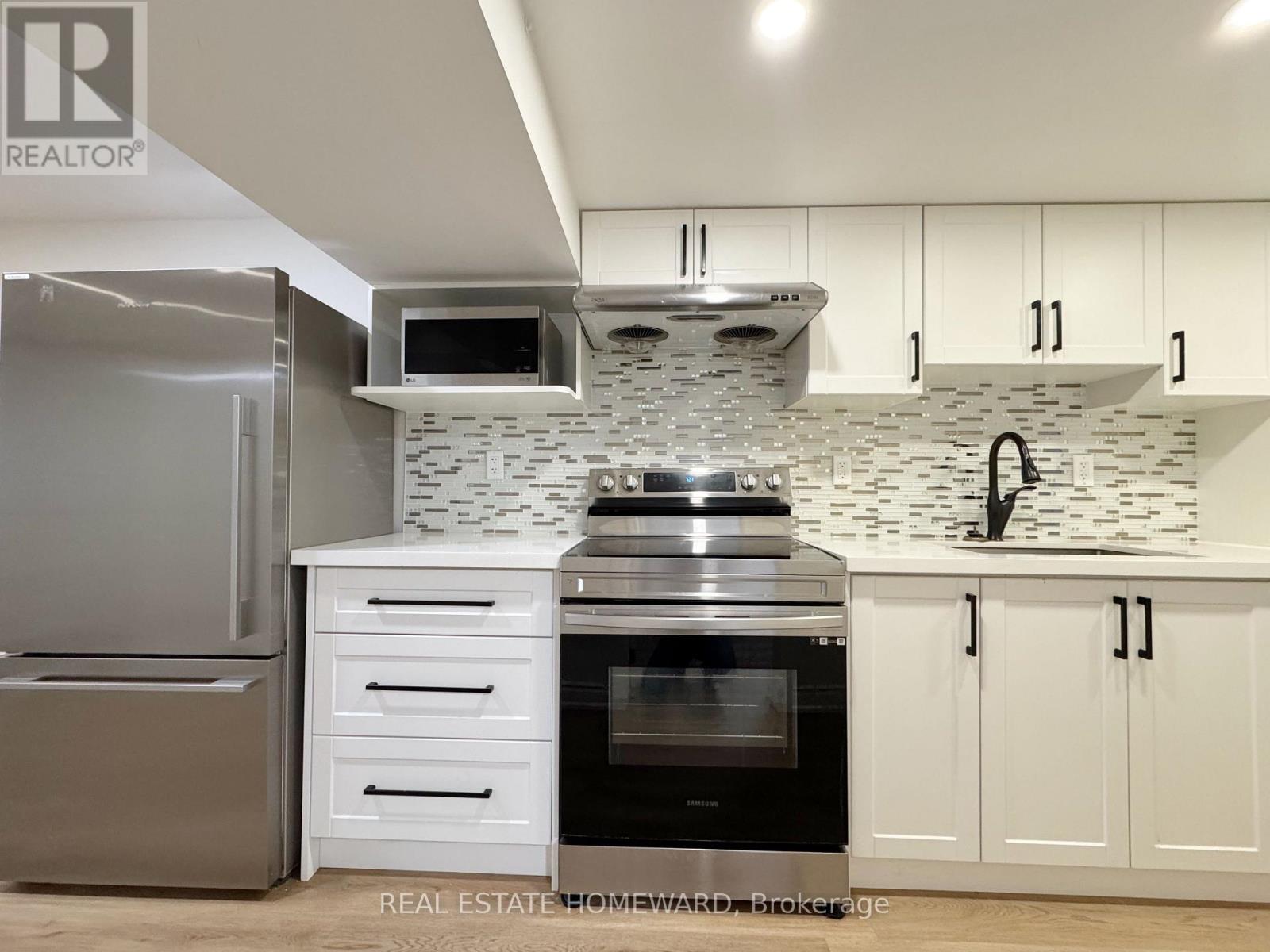 60 ATTRIDGE DRIVE, Aurora, Ontario