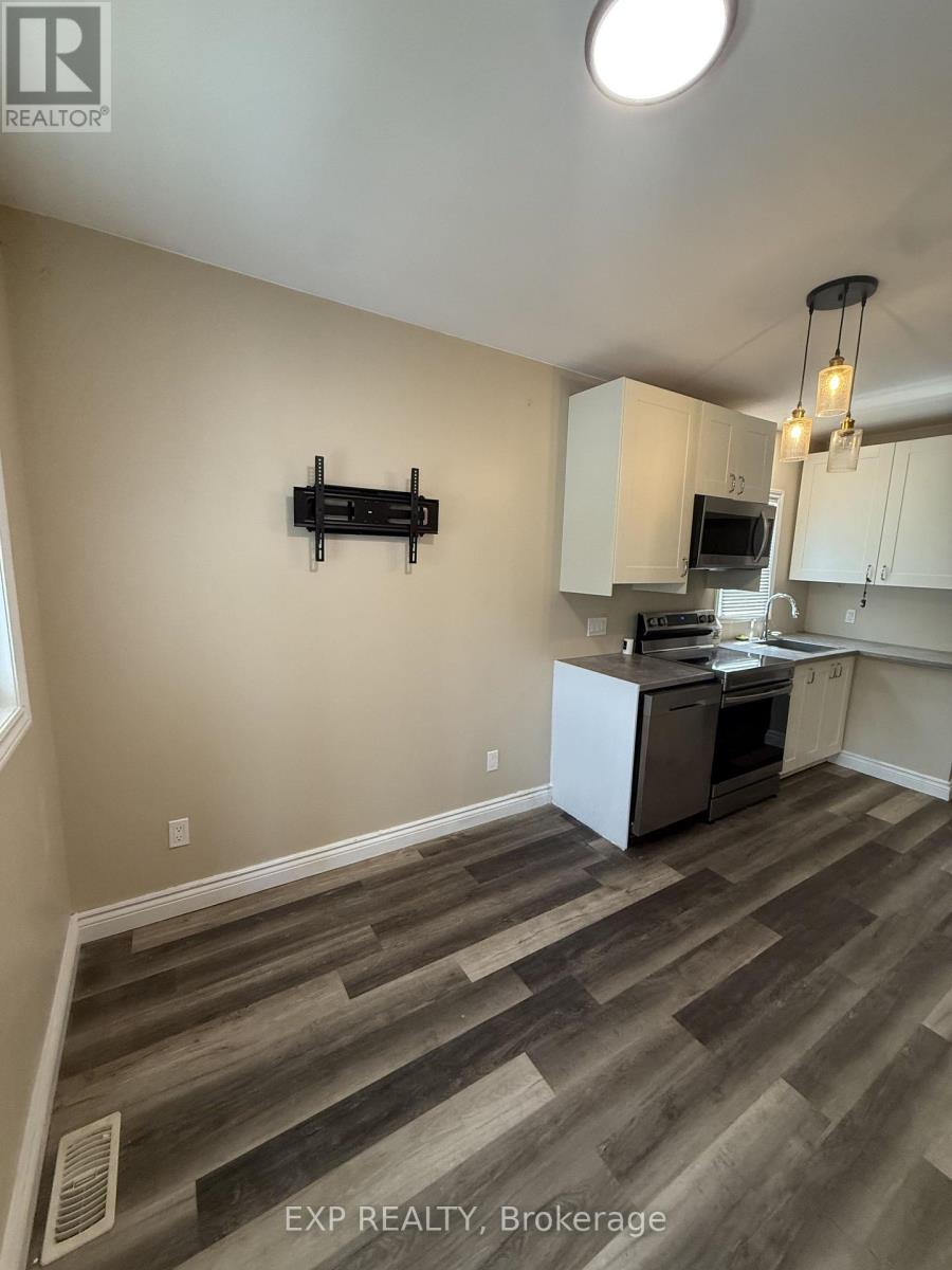 33 Concord Avenue, St. Catharines, Ontario  L2M 5N5 - Photo 3 - X13603498