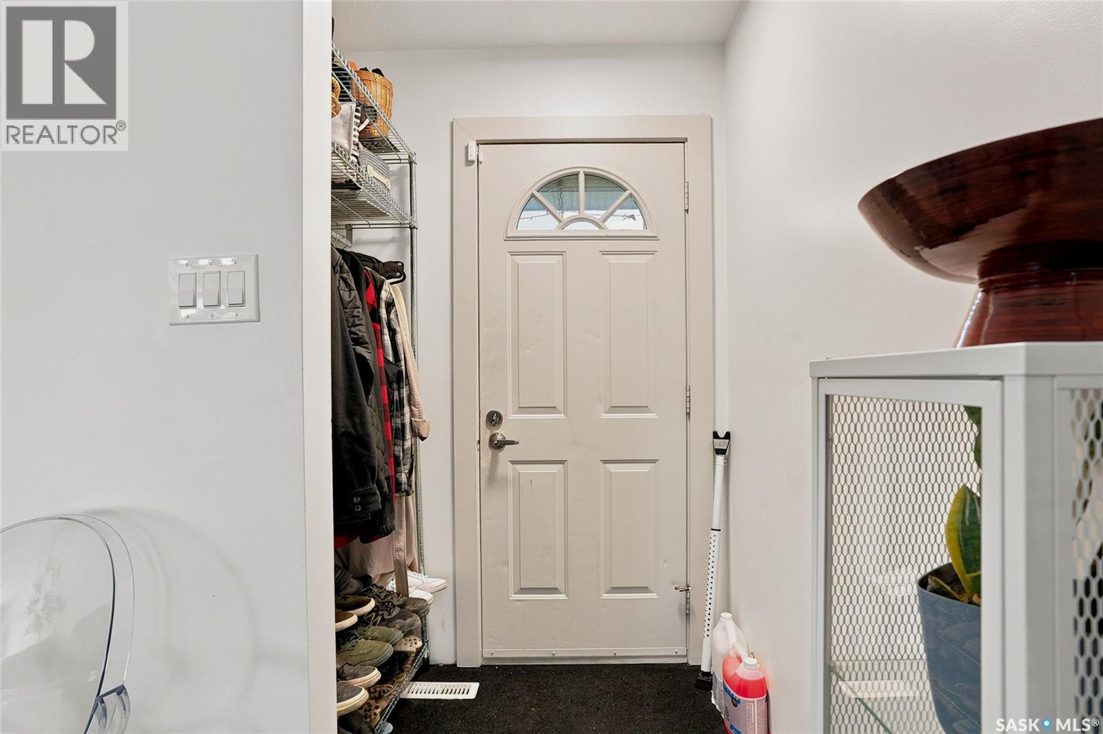 421 Y Avenue S, Saskatoon, Saskatchewan  S7M 3J8 - Photo 3 - SK045177