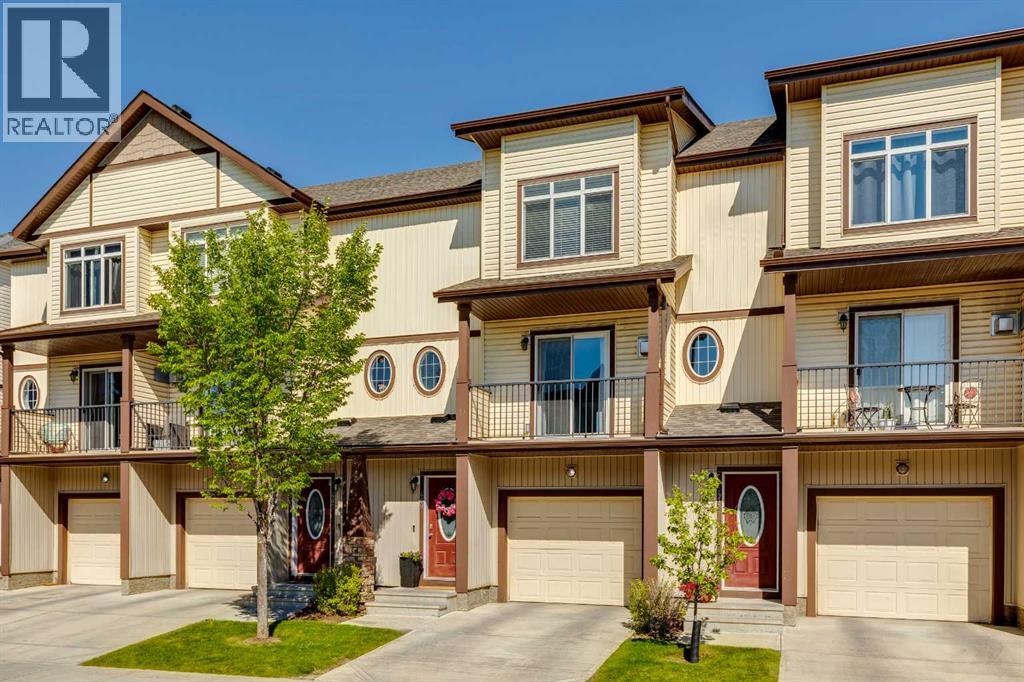 409 Copperpond Landing SE, Calgary, Alberta T2Z 1G9 - Photo 1 - A2330177