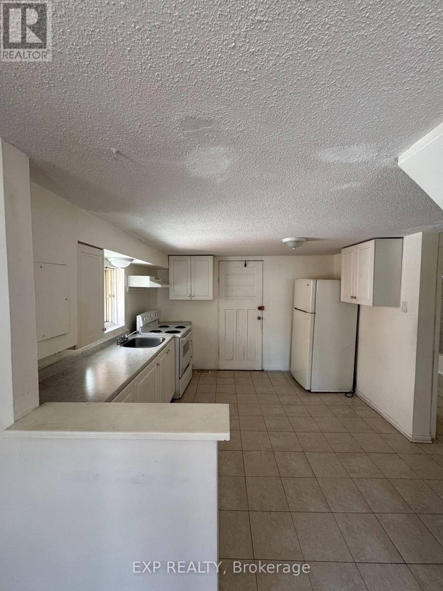 2 - 72 Barrette Street, Ottawa, Ontario  K1L 8A3 - Photo 4 - X13669572