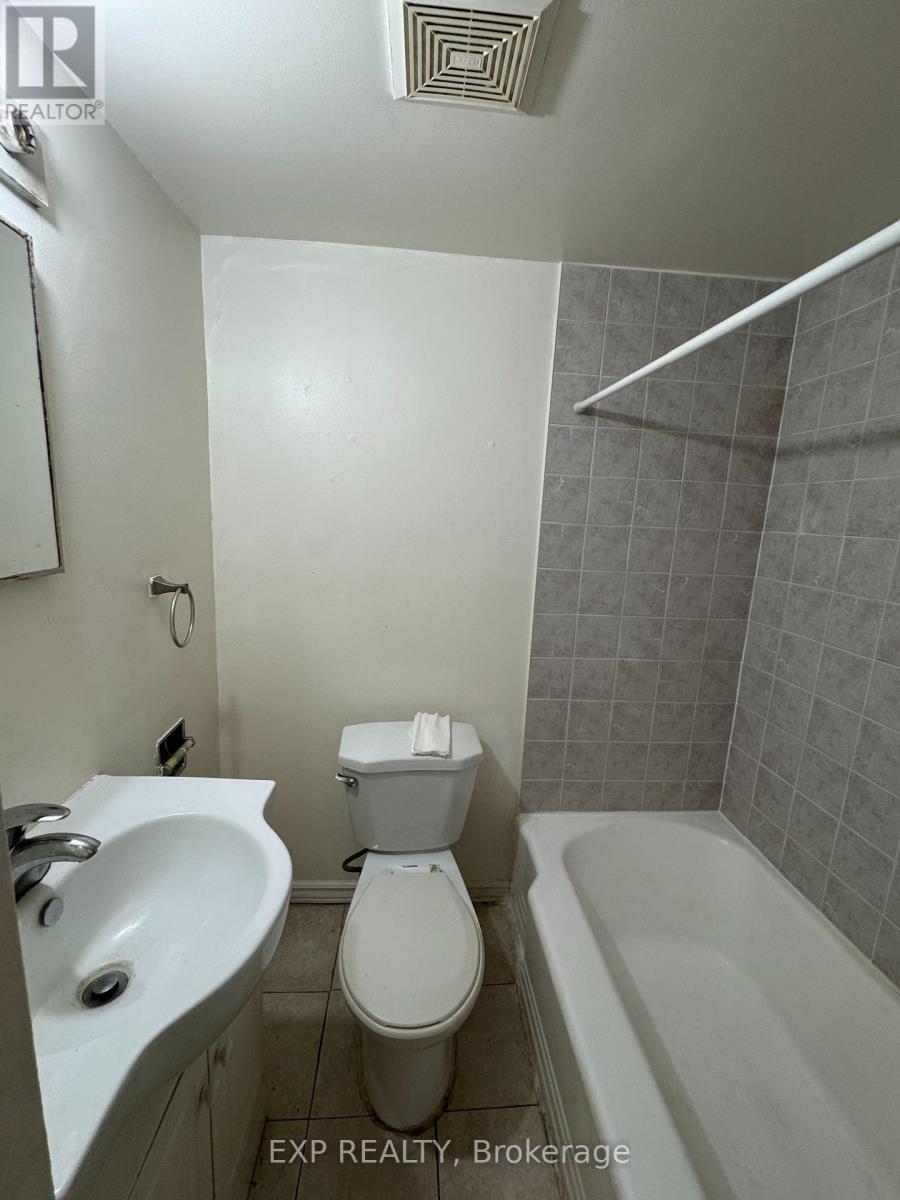 2 - 72 Barrette Street, Ottawa, Ontario  K1L 8A3 - Photo 5 - X13669572