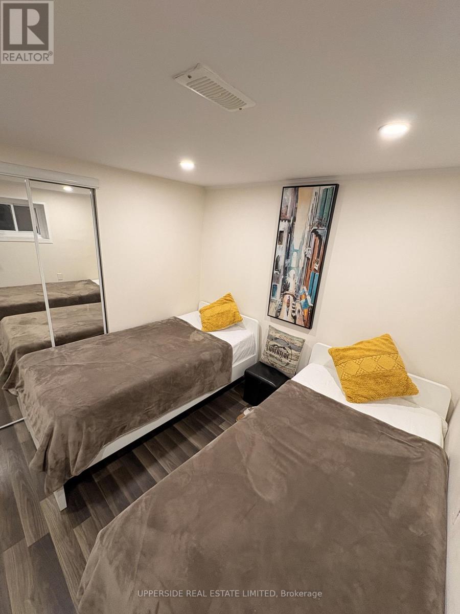 42 O'SHEA CRESCENT, Toronto, Ontario