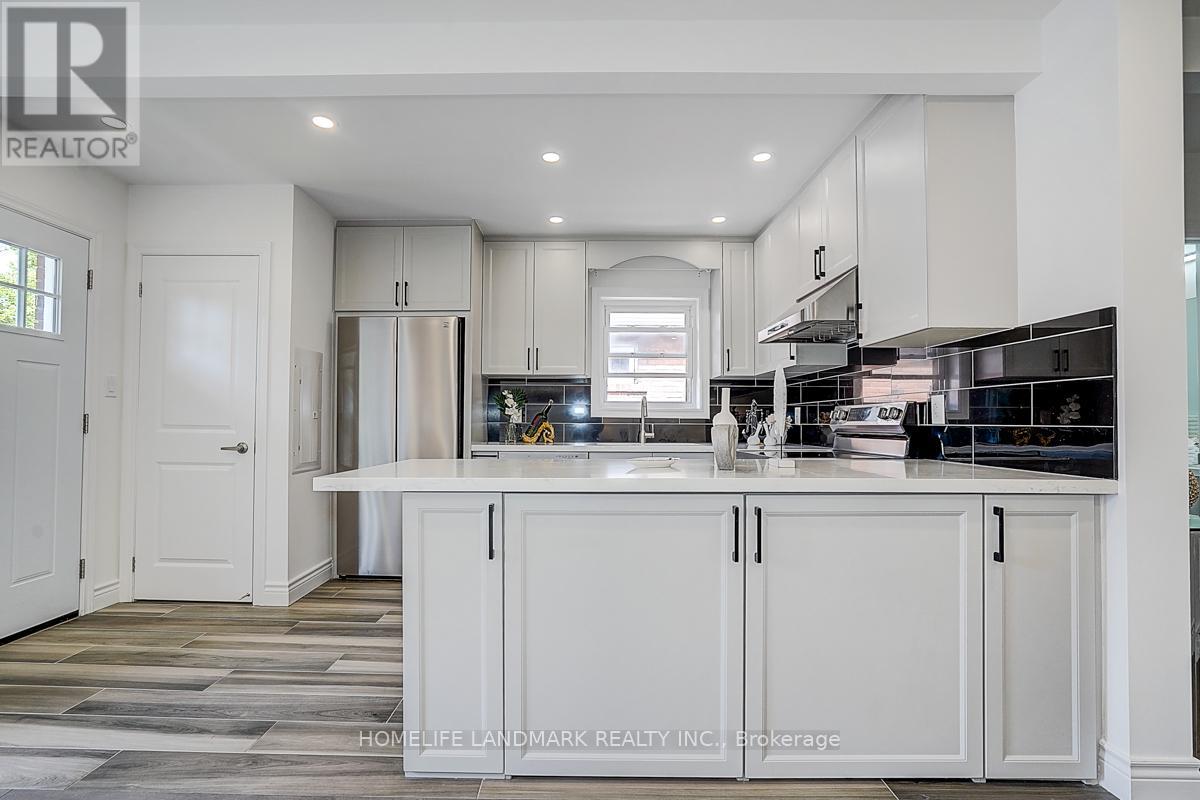 609 Mortimer Avenue, Toronto, Ontario  M4C 2J6 - Photo 14 - E13669590