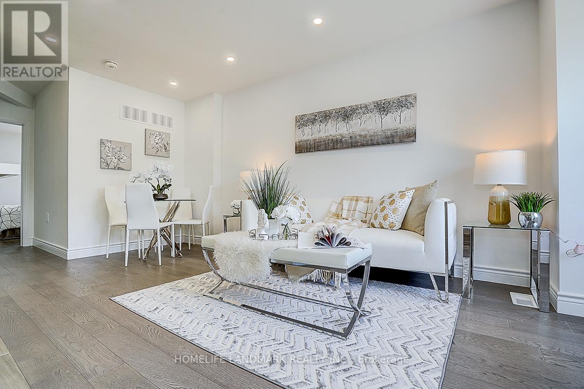 609 Mortimer Avenue, Toronto, Ontario  M4C 2J6 - Photo 3 - E13669590