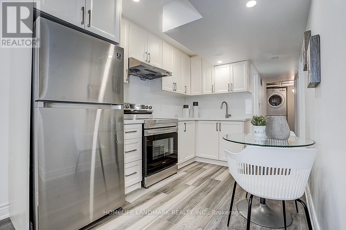 609 Mortimer Avenue, Toronto, Ontario  M4C 2J6 - Photo 34 - E13669590