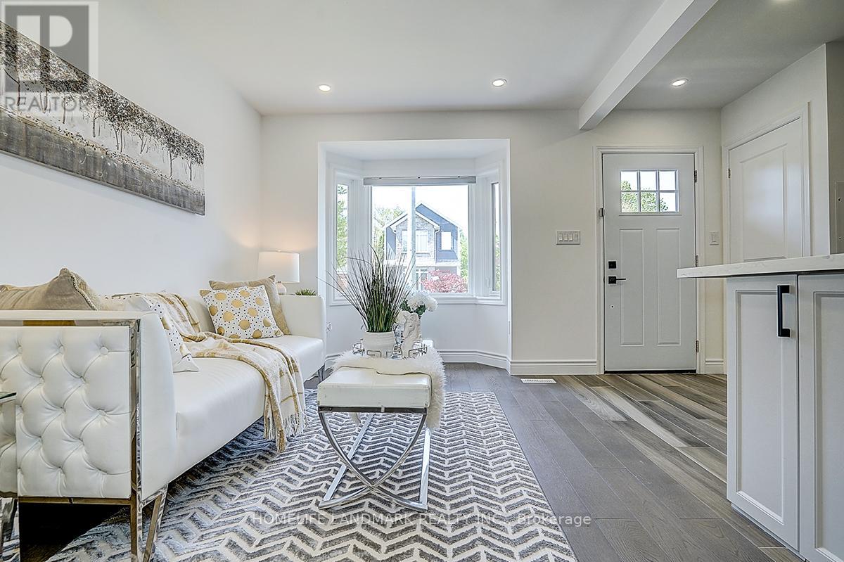 609 Mortimer Avenue, Toronto, Ontario  M4C 2J6 - Photo 8 - E13669590