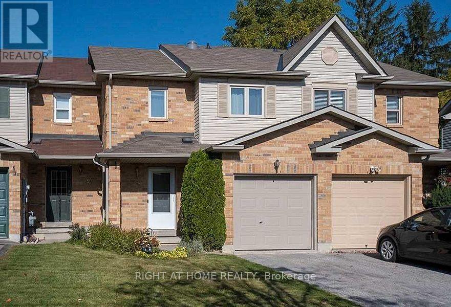 28 BATES COURT, Barrie, Ontario