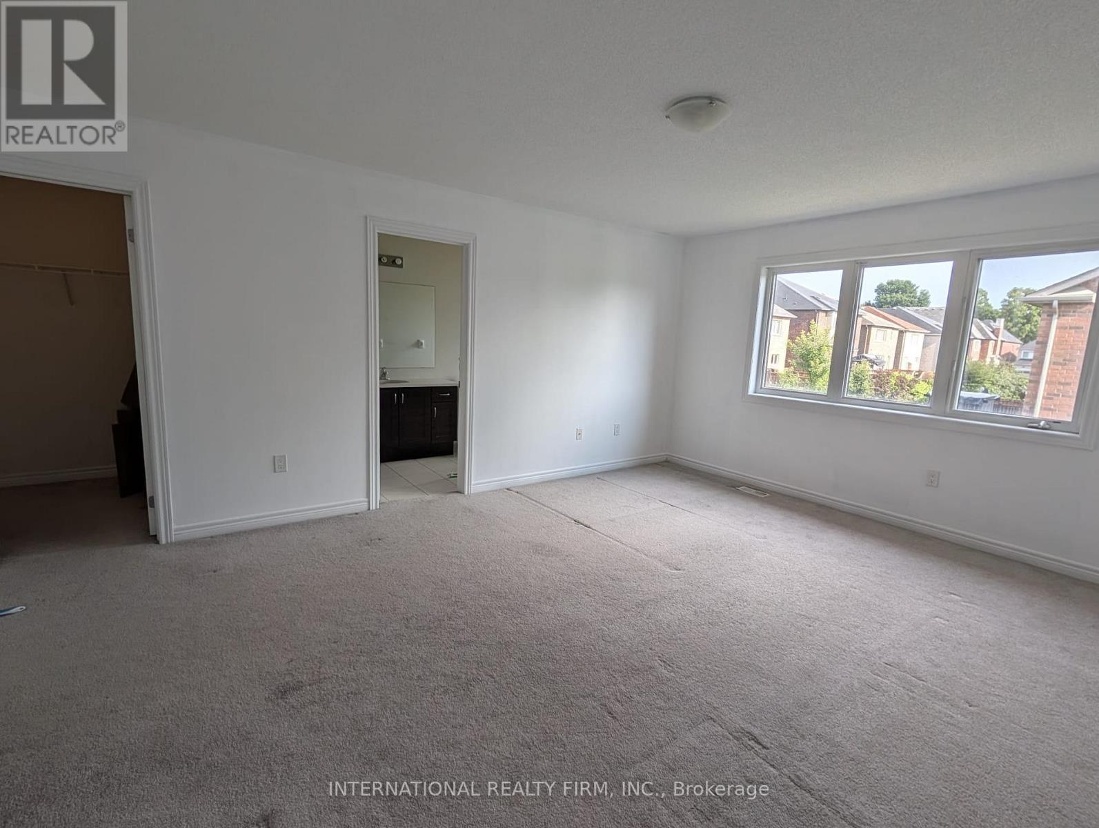 #main - 734 Yarfield Crescent, Newmarket, Ontario  L3X 1C8 - Photo 11 - N13669634